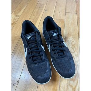 Nike Men’s Black White Cleats Size 9.5